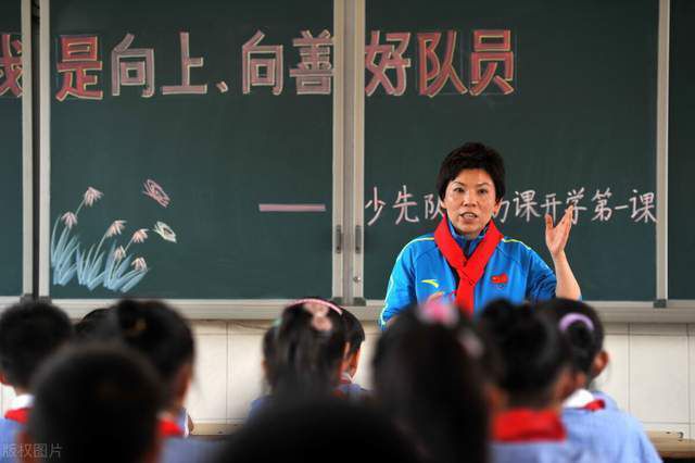 叶辰忙道：倒是不着急，现在就问，故事可能在工作，你晚上再问也不要紧的。